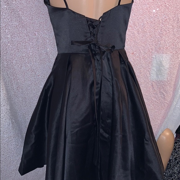 Stunning lined black dress w corset size 10 women - Picture 4 of 7